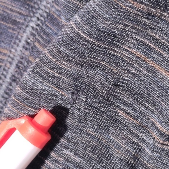 Athleta Long Sleeve Workout Top Women's Faded Sz Tag - Gray, Imperfect - Picture 15 of 16